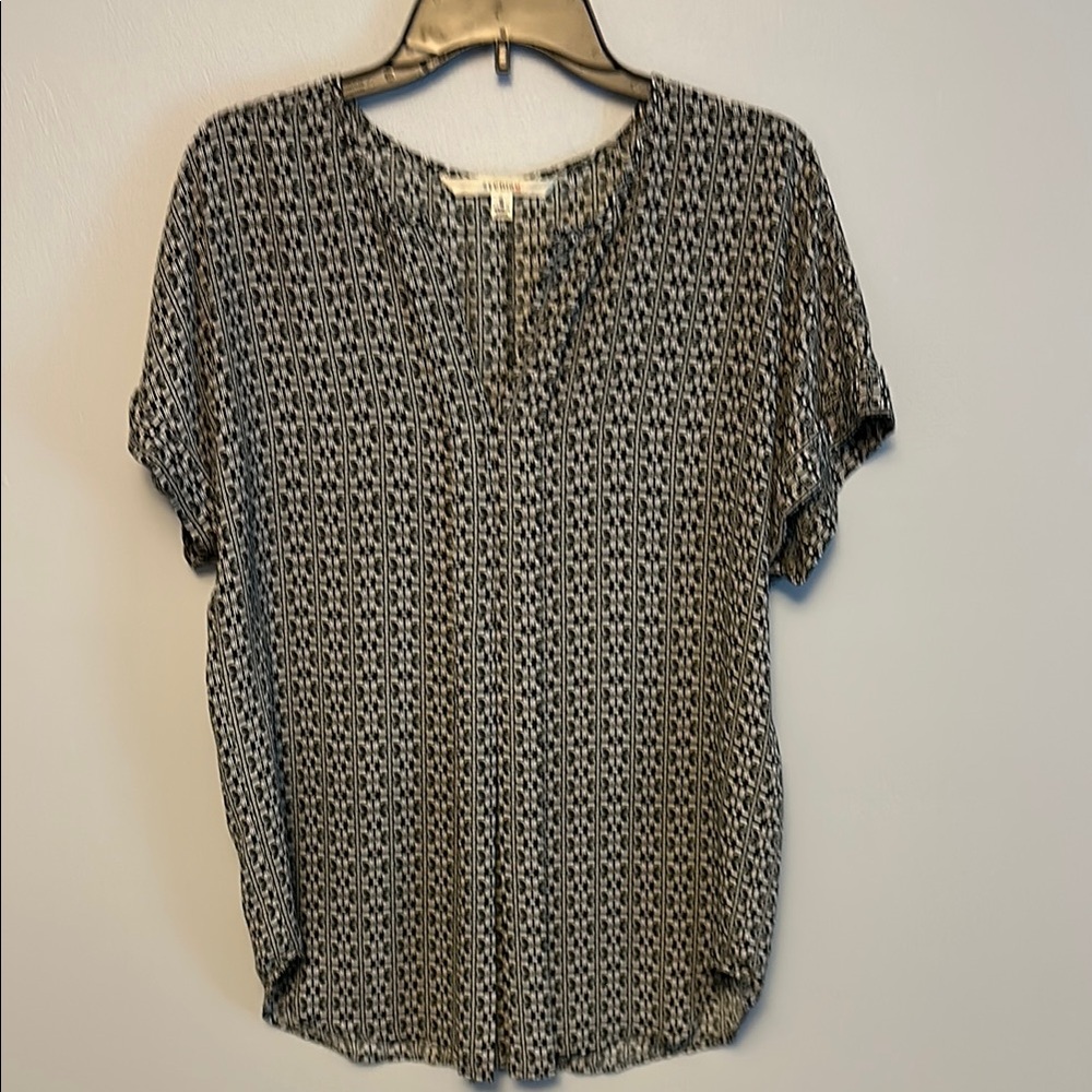 Studio M Black and White Patterned Women's Top size small